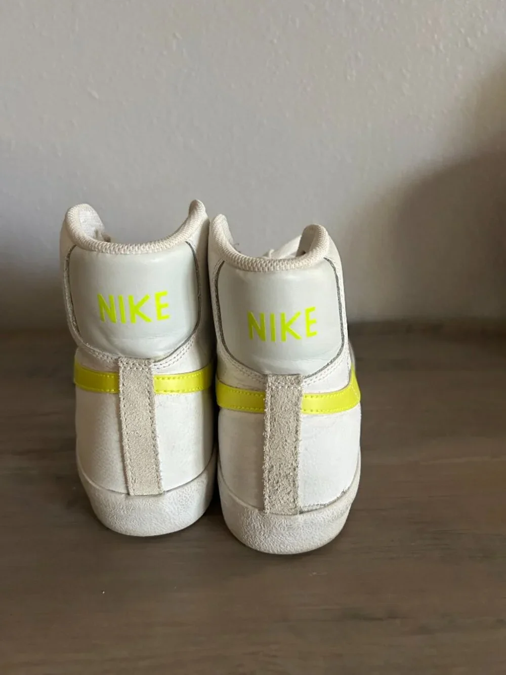Mens 9.5 Nike Blazers